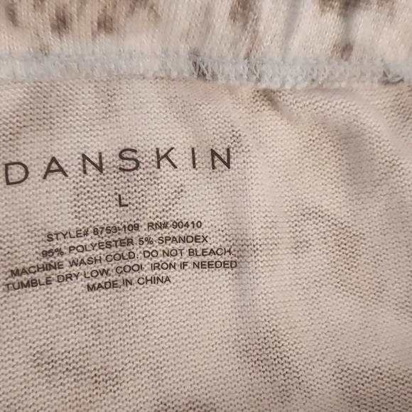 Womens lounge shorts - Picture 2 of 2